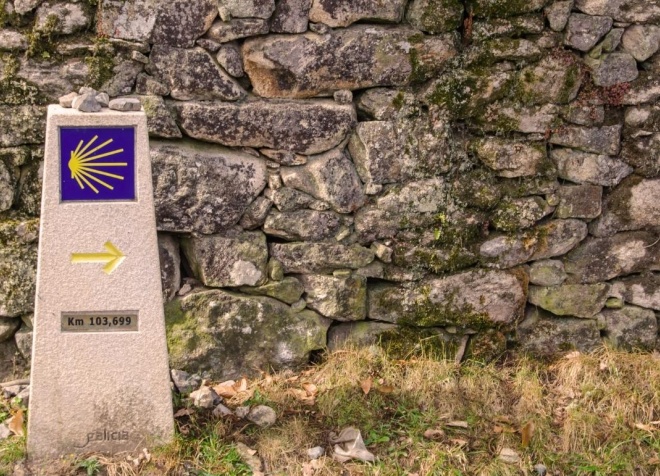 where camino santiago start and end